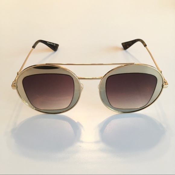 Gucci Sunglasses GG0105S